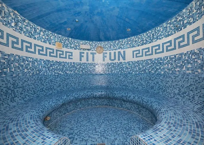 Fit Fun מלון 3*